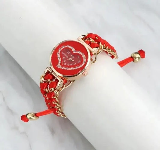Elegant Heart-Motif Bracelet Watch – Stylish Crystal-Encrusted Women’s Timepiece